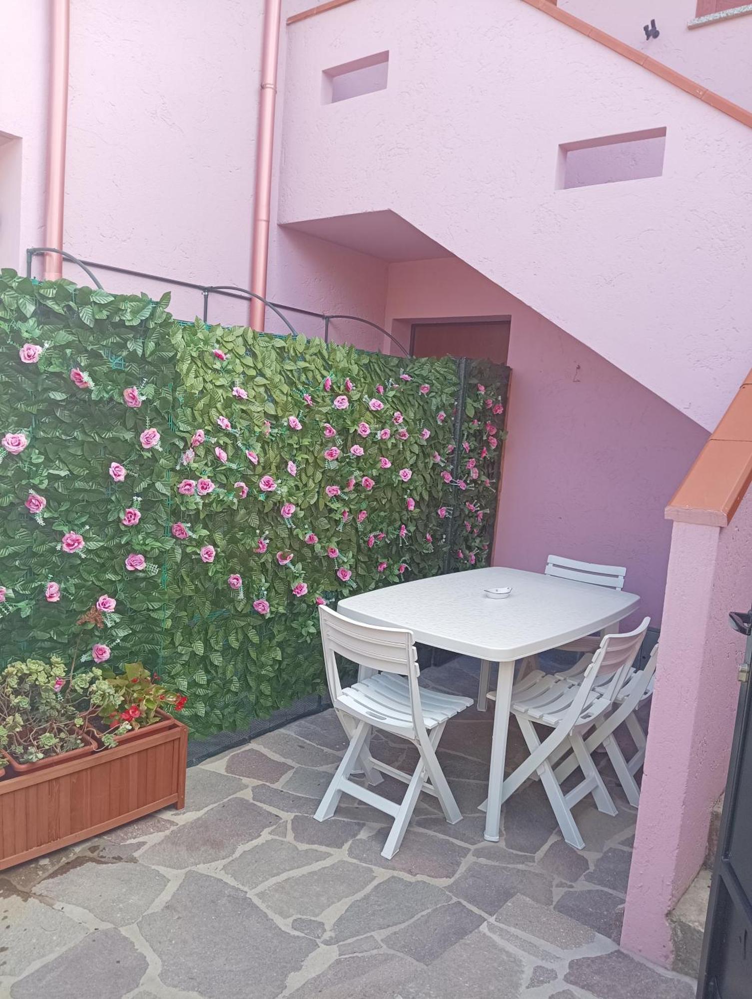 Prendas Antigas - Vacanze A Teulada Apartment Екстериор снимка